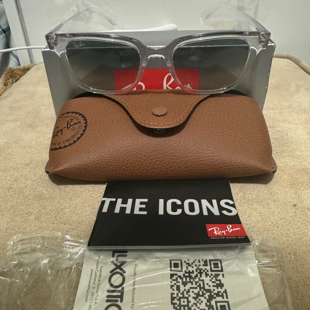 Ray-Ban RB4323 Square Sunglasses for Men for Women